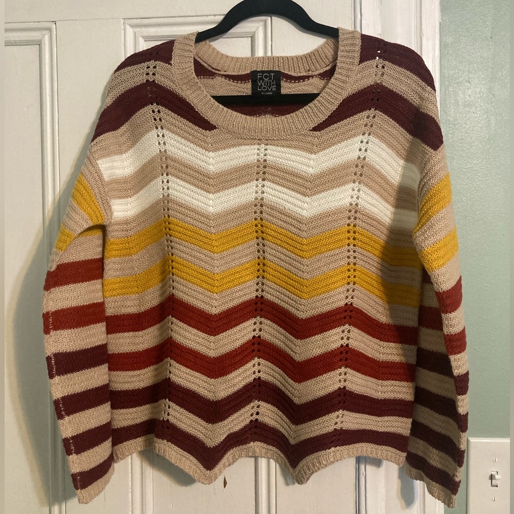 Zig zag pattern knit sweater
